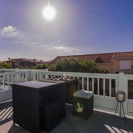 Jozef 2 By Interhome Vir