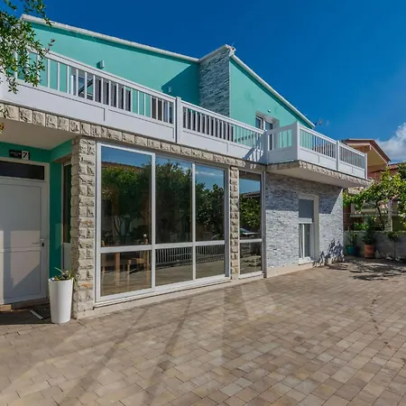 Jozef 2 By Interhome Appartement Vir