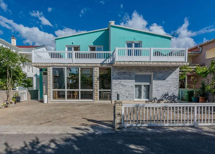 Jozef 2 By Interhome Vir